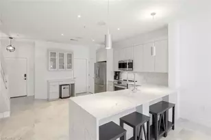 775 Hampton Cir, Naples, FL 34105 - Photo 9