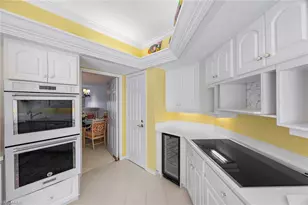 70 Seagate Dr, Naples, FL 34103 - Photo 9