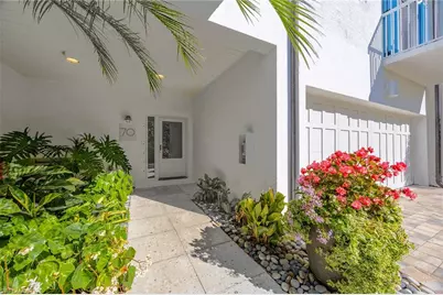 70 Seagate Dr, Naples, FL 34103 - Photo 5