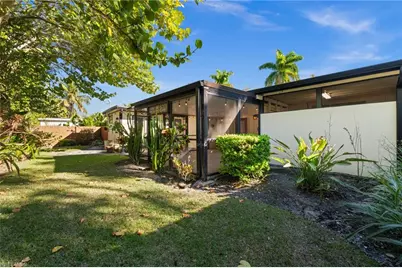 715 10th St N, Naples, FL 34102 - Photo 17