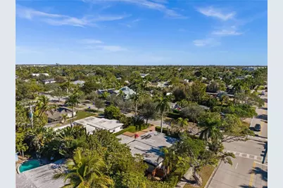 715 10th St N, Naples, FL 34102 - Photo 31