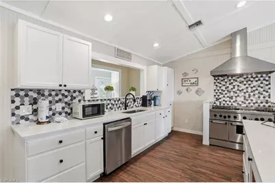 165 Connecticut St, Fort Myers Beach, FL 33931 - Photo 9