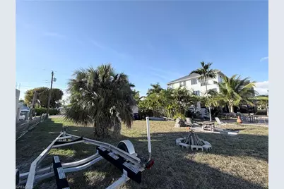 27578 Tarpon Way, Bonita Springs, FL 34134 - Photo 5