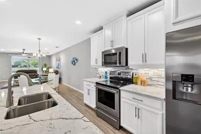 14835 Edgewater Cir, Naples, FL 34114 - Photo 11