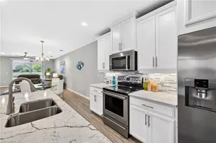 14835 Edgewater Cir, Naples, FL 34114 - Photo 11