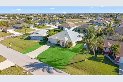 1113 NE 7th Ave, Cape Coral, FL 33909 - Photo 1