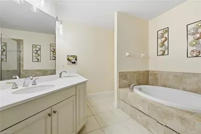 5550 Berkshire Dr #103, Fort Myers, FL 33912 - Photo 9