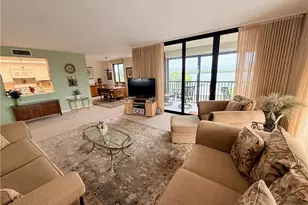 15 Bluebill Ave, Naples, FL 34108 - Photo 3