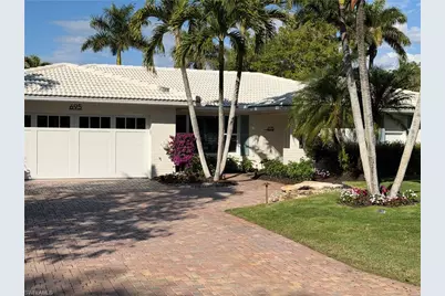 695 Regatta Rd S, Naples, FL 34103 - Photo 1