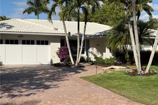 695 Regatta Rd S, Naples, FL 34103 - Photo 1