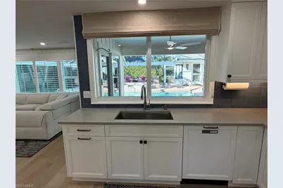 695 Regatta Rd S, Naples, FL 34103 - Photo 5