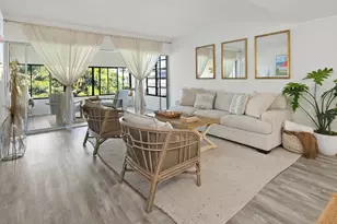 975 Palm View Dr, Naples, FL 34110 - Photo 1