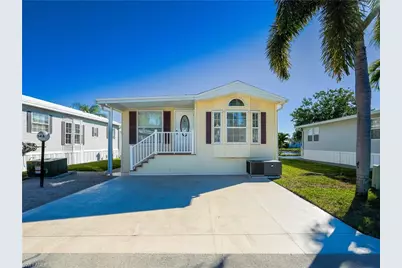 2048 Crystal Lake Dr, Naples, FL 34120 - Photo 7