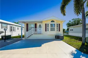 2048 Crystal Lake Dr, Naples, FL 34120 - Photo 7