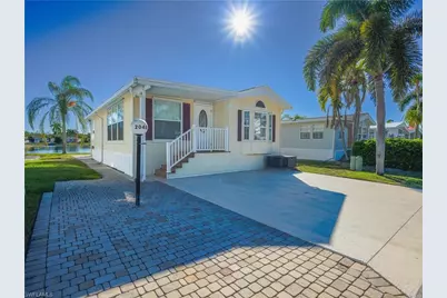 2048 Crystal Lake Dr, Naples, FL 34120 - Photo 9