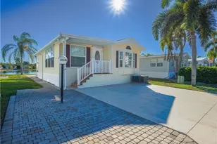 2048 Crystal Lake Dr, Naples, FL 34120 - Photo 9