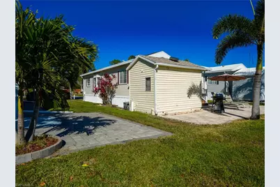 2048 Crystal Lake Dr, Naples, FL 34120 - Photo 35