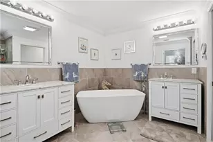 3981 Bishopwood Ct E, Naples, FL 34114 - Photo 11