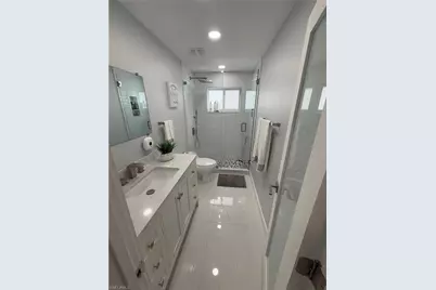 380 W 41st St, Hialeah, FL 33182 - Photo 13