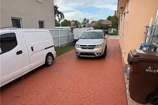 380 W 41st St, Hialeah, FL 33182 - Photo 41