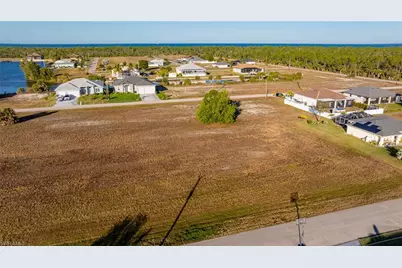 4002 NW 42nd Ave, Cape Coral, FL 33993 - Photo 5