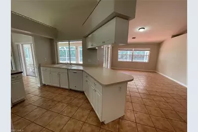 6792 Weatherby Ct, Naples, FL 34104 - Photo 11