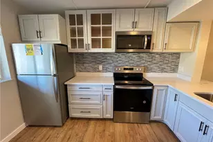 2395 Naples Trace Cir, Naples, FL 34109 - Photo 3