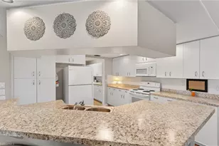 13201 Bridgeford Ave, Bonita Springs, FL 34135 - Photo 17