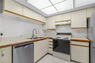 265 Deerwood Cir, Naples, FL 34113 - Photo 11