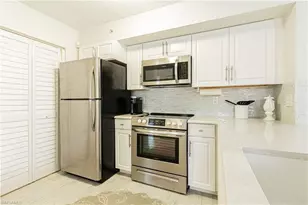 1260 Wildwood Lakes Blvd, Naples, FL 34104 - Photo 5