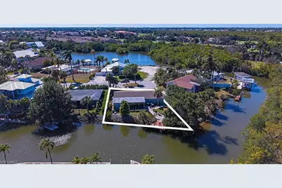 3165 Lakeview Dr, Naples, FL 34112 - Photo 19