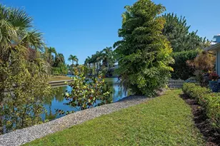 3165 Lakeview Dr, Naples, FL 34112 - Photo 11