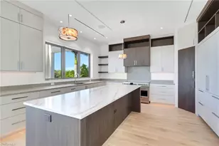 1798 Holiday Ln, Naples, FL 34104 - Photo 5