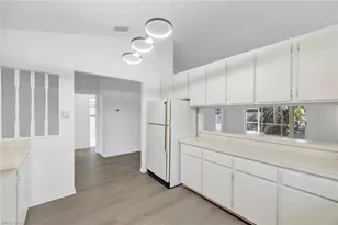 812 102nd Ave N, Naples, FL 34108 - Photo 9