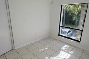 1228 Commonwealth Cir, Naples, FL 34116 - Photo 5