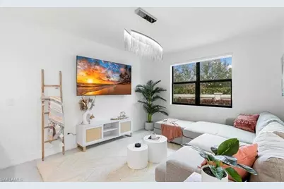 7578 Rockefeller Dr, Naples, FL 34119 - Photo 7