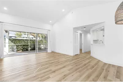 661 Windsor Sq #101, Naples, FL 34104 - Photo 5