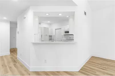 661 Windsor Sq #101, Naples, FL 34104 - Photo 9