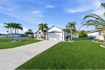 609 SE 16th Ter, Cape Coral, FL 33990 - Photo 3