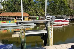 1575 Curlew Ave W, Naples, FL 34102 - Photo 9