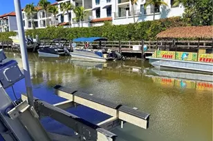 1575 Curlew Ave W, Naples, FL 34102 - Photo 5