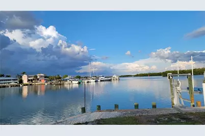 125 Pago Pago Dr E, Naples, FL 34113 - Photo 3