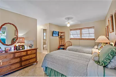 125 Pago Pago Dr E, Naples, FL 34113 - Photo 15