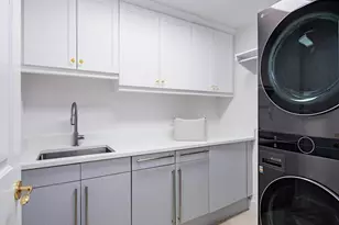 8473 Bay Colony Dr, Naples, FL 34108 - Photo 21