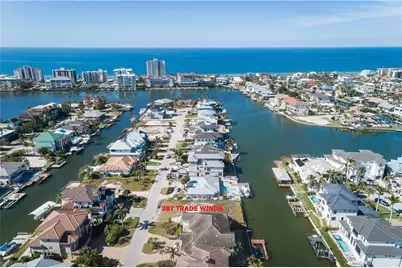 387 Trade Winds Ave, Naples, FL 34108 - Photo 3