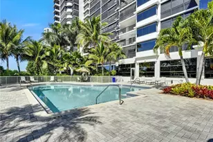 6825 Grenadier Blvd, Naples, FL 34108 - Photo 17