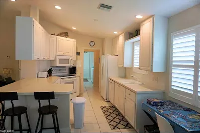 4194 Saint George Ln, Naples, FL 34119 - Photo 9