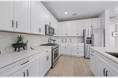 2072 Freemont Way, Naples, FL 34120 - Photo 5