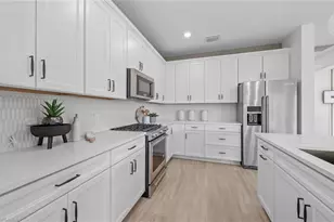 2072 Freemont Way, Naples, FL 34120 - Photo 5