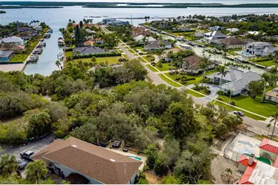 889 Scott Dr, Marco Island, FL 34145 - Photo 7